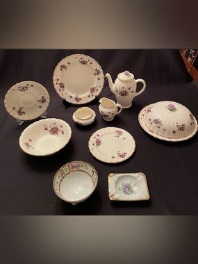 “AMBASSADOR WARE-SIMPSON POTTERS, LTD” COBRIDGE, ENGLAND.